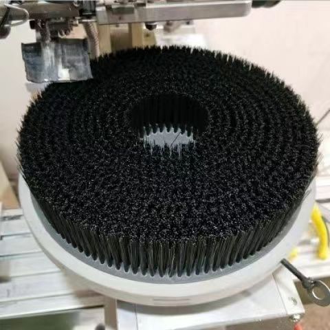 The manufacturer provides sisal disc brushes for industrial machinery cleaning and cleaning, disc brushes for mirror polishing and polishing, and disc brushes with complete models that support customization