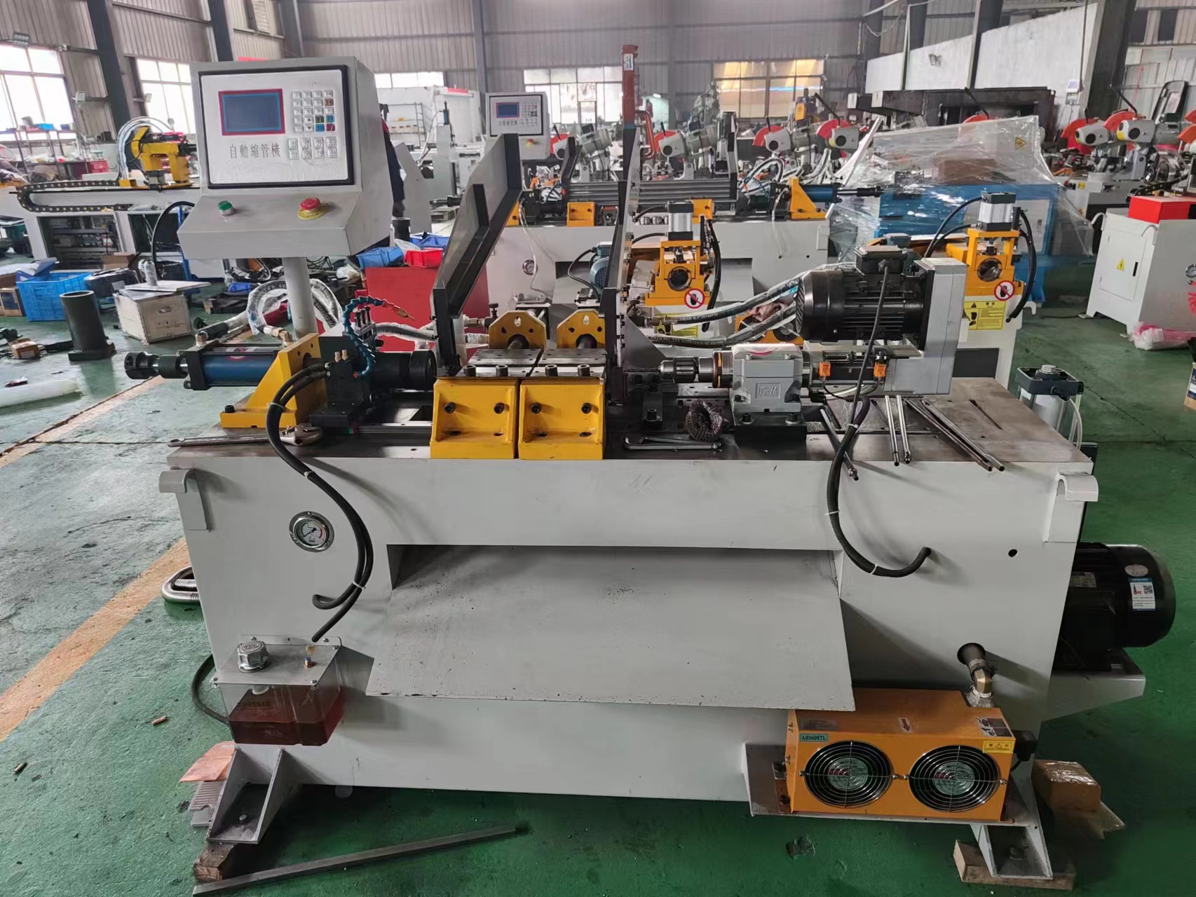 Hydraulic single head automatic loading and unloading of stainless steel metal pipe end forming machine for expanding the pier head of the pipe shrinking machine