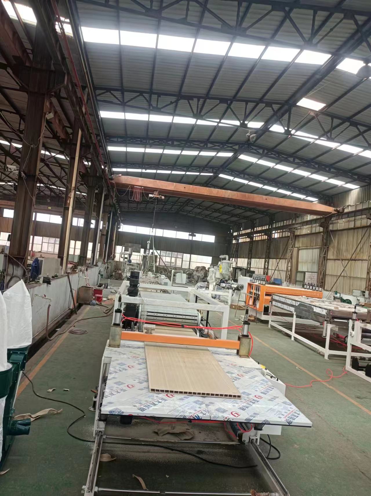 Tenghai PVC wood-plastic door panel extrusion production line machinery and equipment Wood-plastic equipment