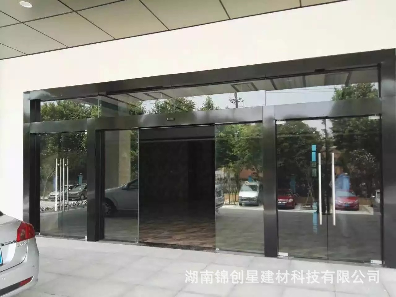 Customized aluminum alloy doors and windows, shops, fast food restaurants, KFC doors, aluminum alloy KFC sliding doors, swing doors