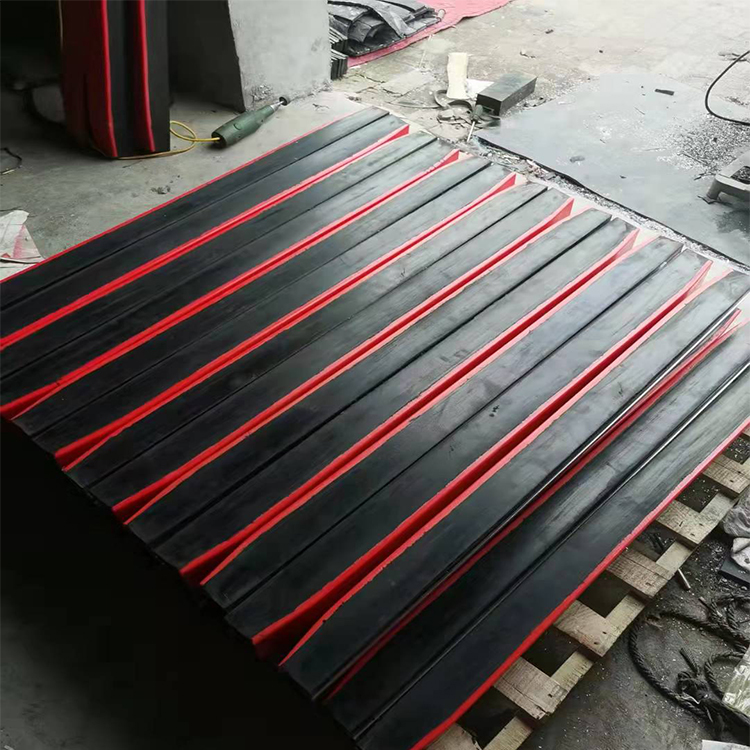 Ordinary coal polyethylene board buffer strip anti-static belt conveyor flame retardant parts black and red color matching, high wear resistance and collision prevention