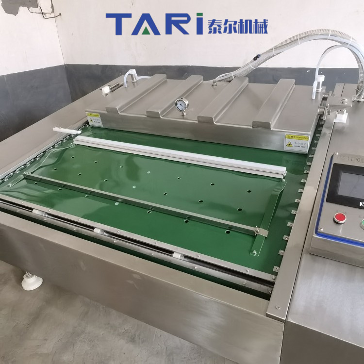 Tilt type rolling packaging machine, fully automatic continuous vacuum sealing machine for corn