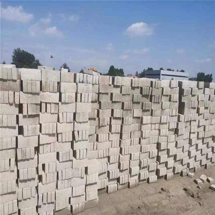 Guangxin Brick Factory supplies concrete bricks with 240-120 * 53 cement standard bricks, which are sturdy, durable, and have high compressive strength