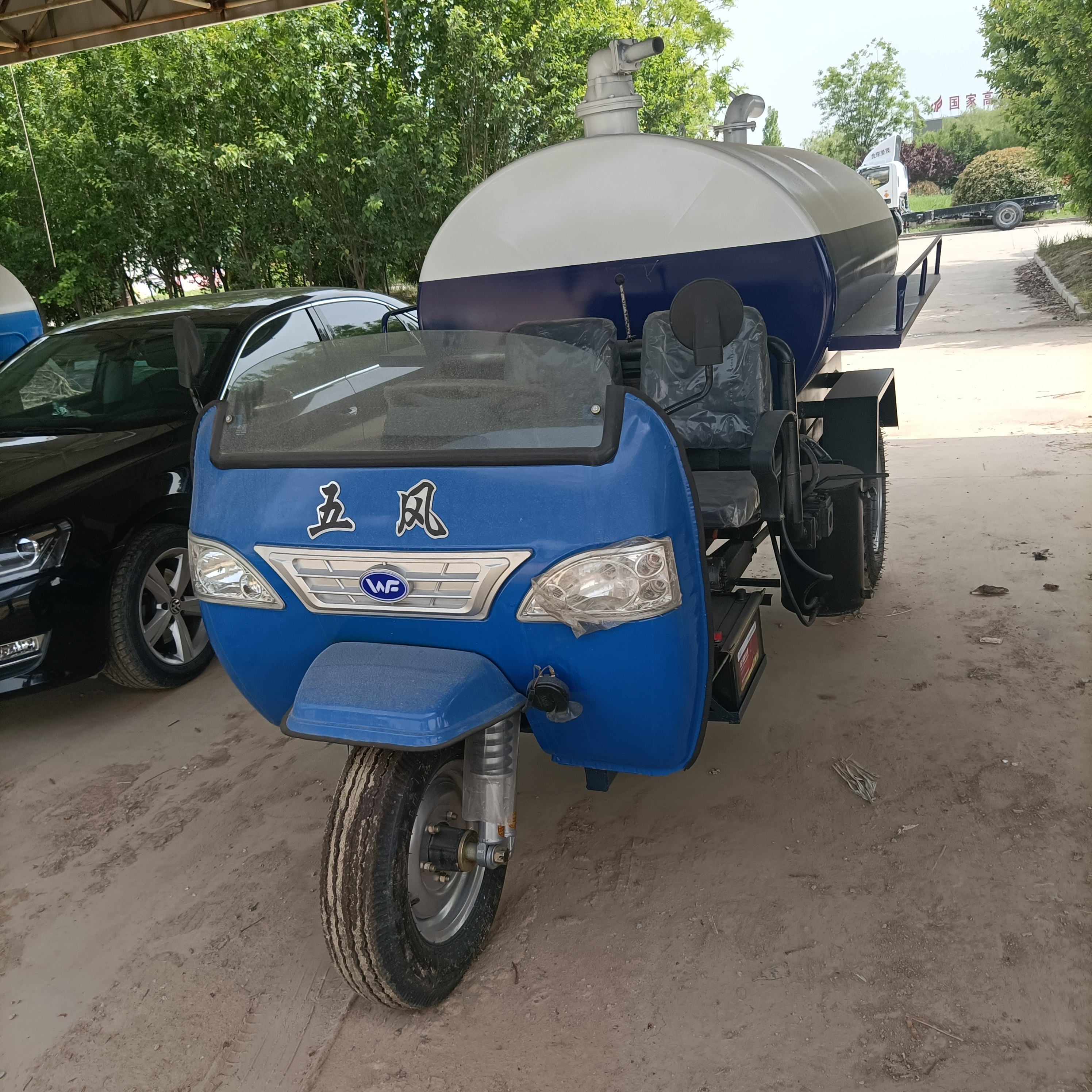 Full automatic self-priming and self draining septic truck for rural toilet Septic tank and breeding farm