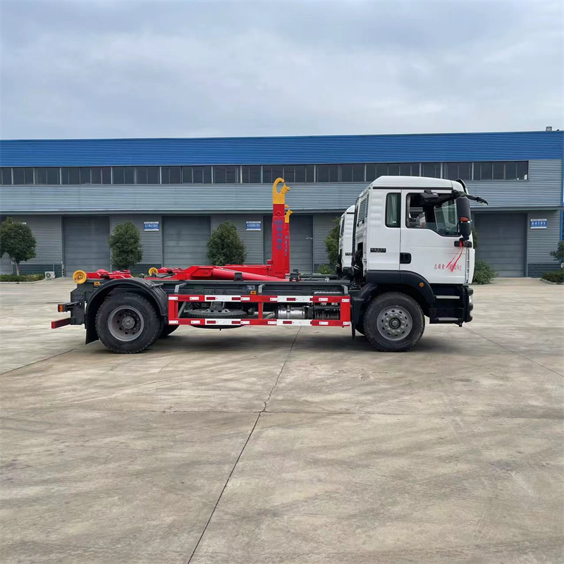 Dongfeng Tianjin carriage detachable garbage truck is easy to operate and can be used with a mobile station