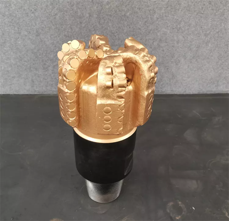 The manufacturer directly supplies 7 1/2 ^ ^ double row teeth diamond composite PDC drill bits with 6 blades for hard formations