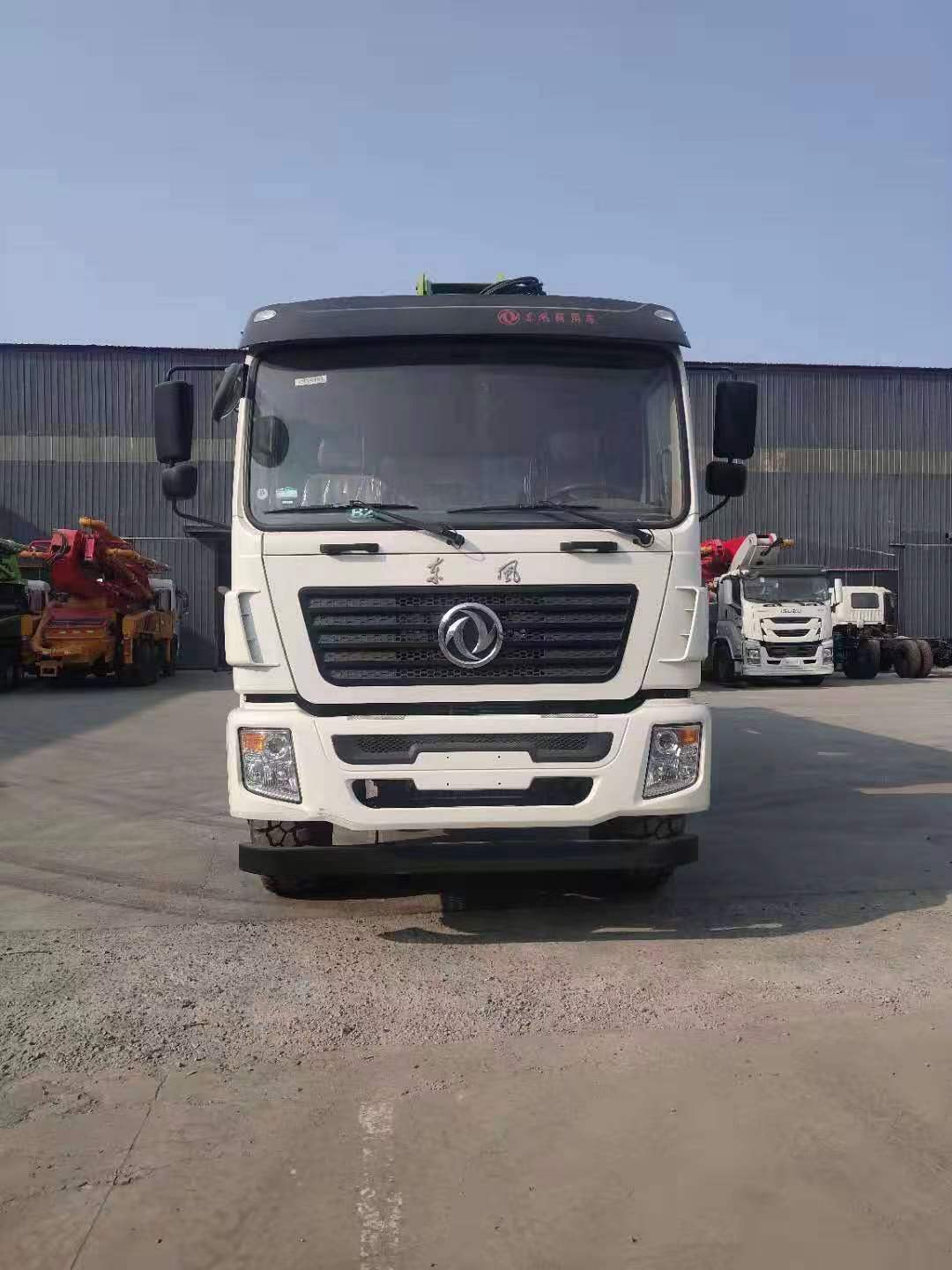 Dongfeng Xinda Single Bridge 33 meter Mixing Integrated Pump Truck Hydraulic Lift Hopper First Payment of 100000 yuan for Picking Up