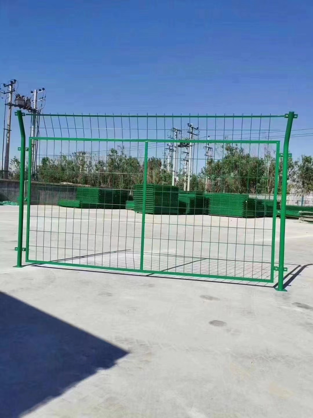 Fence manufacturer: Photovoltaic fence, orchard fence, road fence