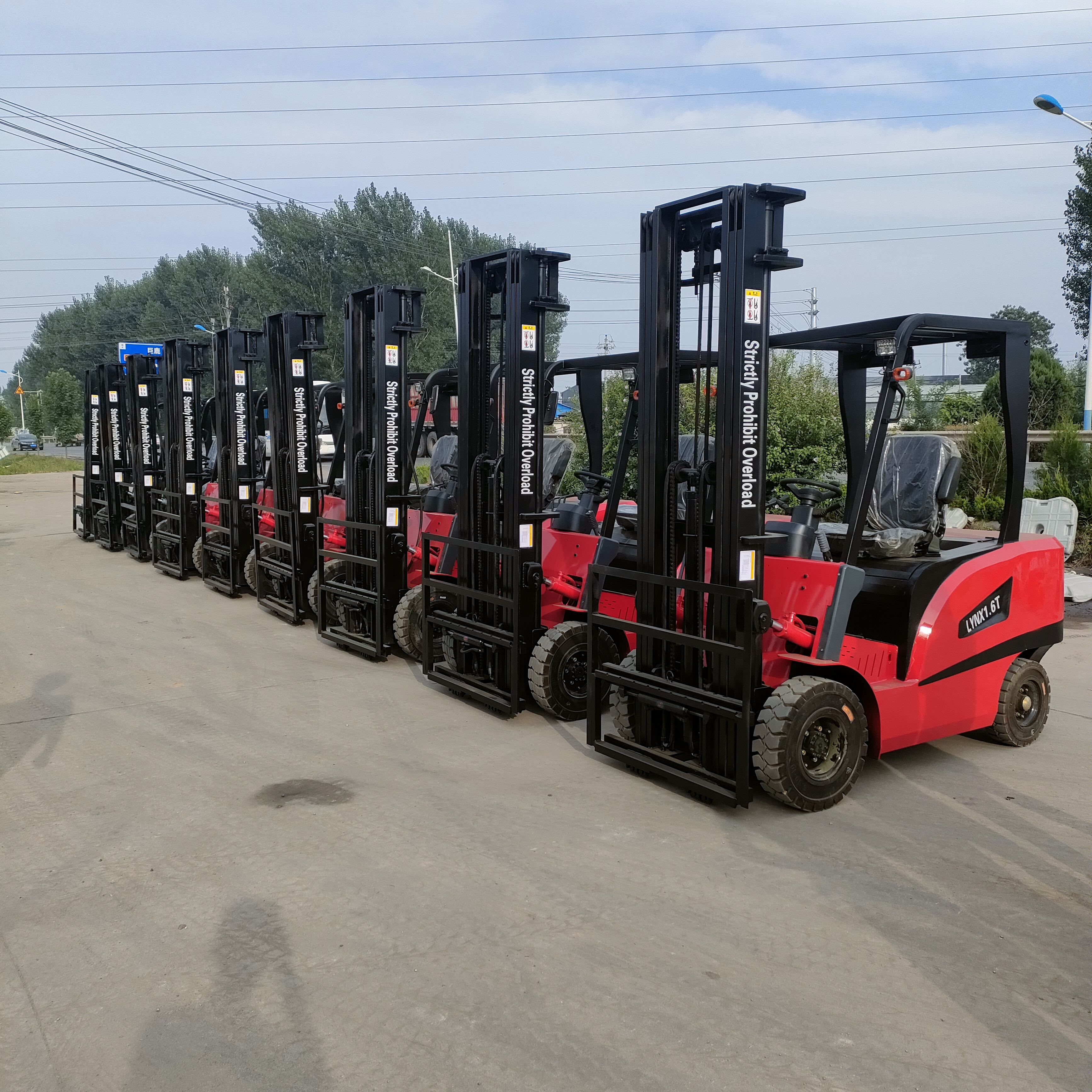 Car mounted environmentally friendly electric forklift 2.5 ton electric forklift multifunctional hydraulic transport vehicle Chuli