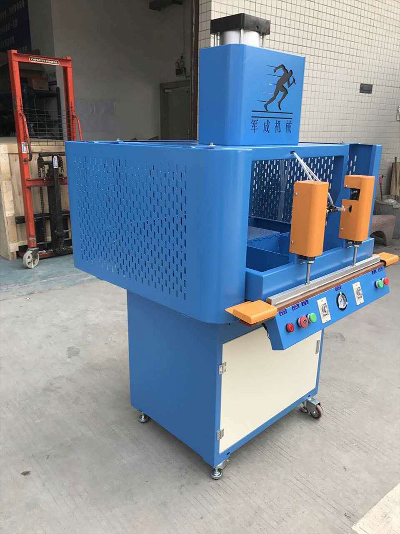 Cotton punching equipment supply vacuum compression packaging machine, cotton clothing vertical automatic compressor