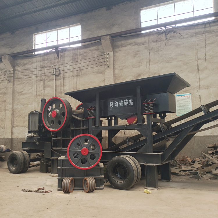 Construction waste mobile crusher Small tire type sand making machine can customize Hengxingrong machinery