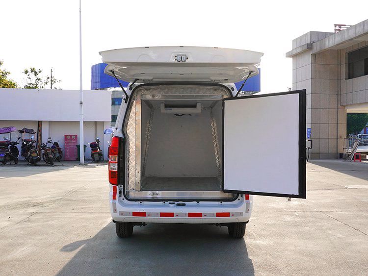 Cheng Li Small Jinbei Sea Lion X30L Bread Refrigeration Truck 3.5m3 Supermarket Refrigeration Delivery Truck Vaccine Cold Chain Truck