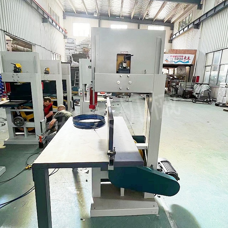 Woodworking band saw machine, straight line curve cutting of wood, macro vertical saw, sliding rail sliding table top modification