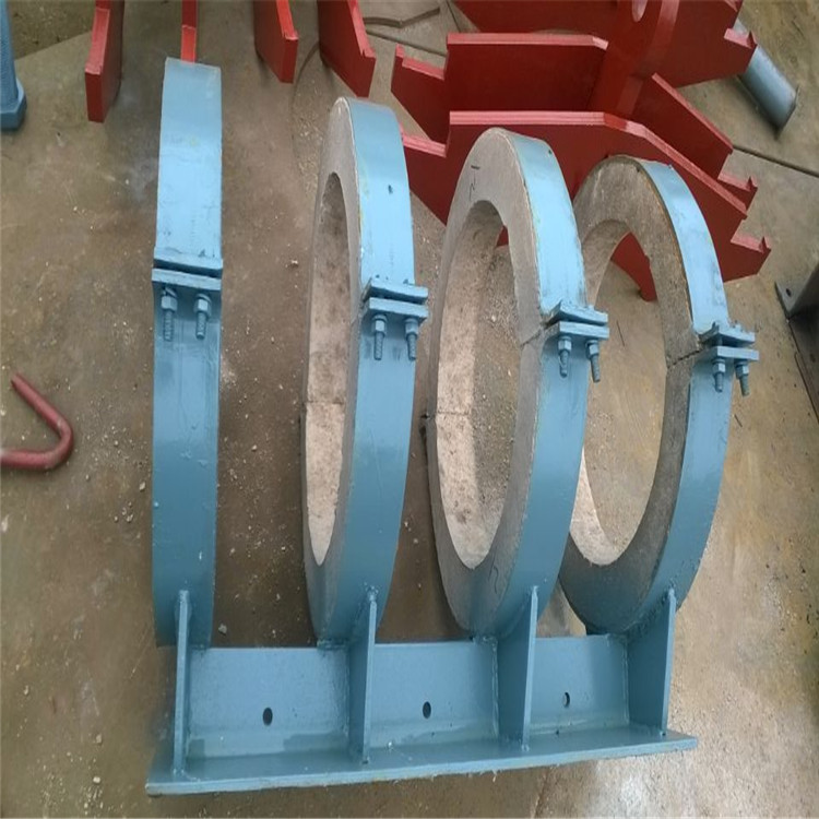 Large diameter sliding insulation pipe holder, polyurethane pipe holder, steam pipeline vermiculite insulation pipe holder