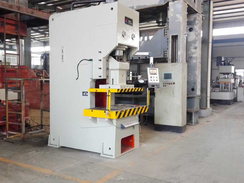 Weili Heavy Industry 100 ton open type CNC Hydraulic press Steel plate punching press Metal plate punching machine