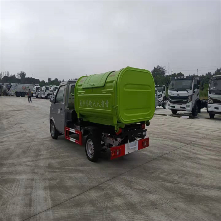 The Chang'an 3-way hook arm garbage truck is convenient for transportation and can operate multiple containers flexibly