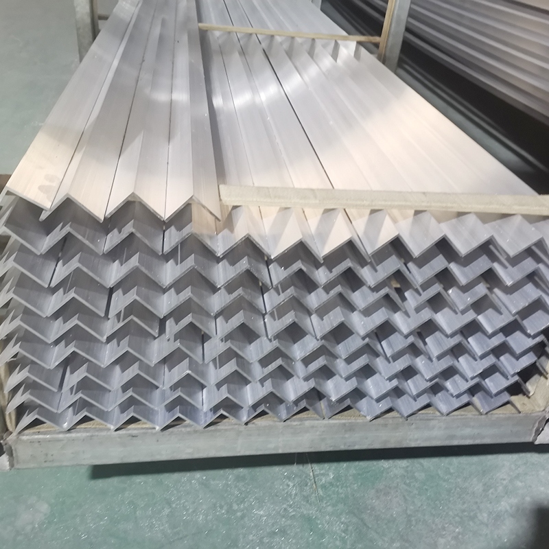 L-shaped angle aluminum 90 degree unequal angle aluminum profile 6063/6061 triangular aluminum alloy angle steel 40 * 80 * 4