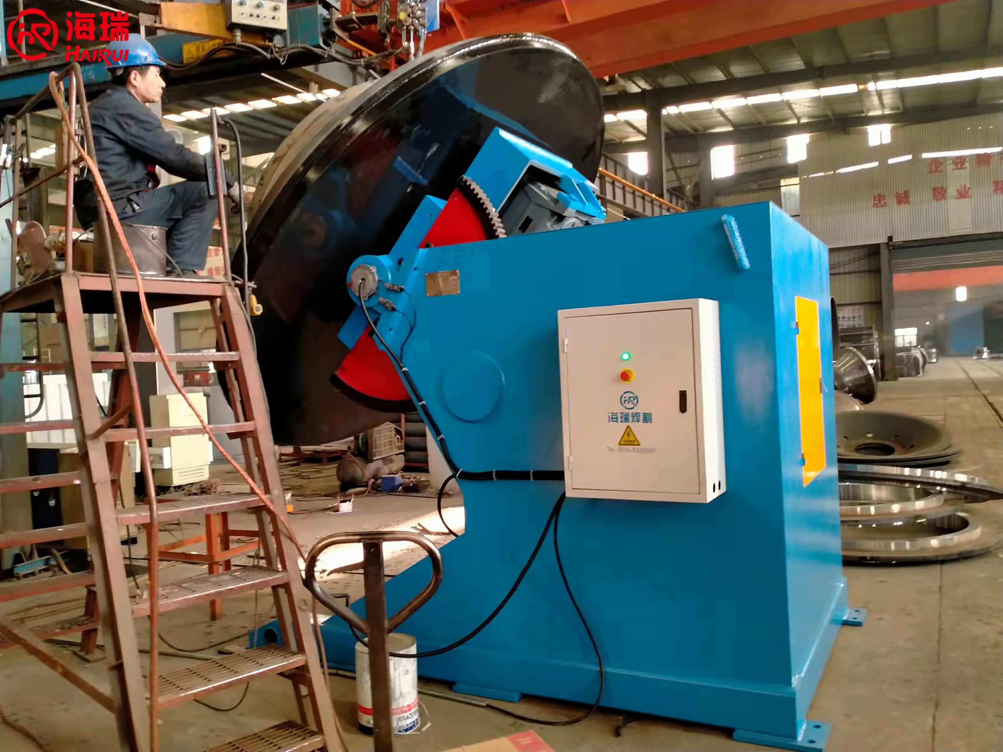 Hairui welding and cutting displacement machine can be customized for non-standard pipe flange welding auxiliary equipment with variable frequency speed regulation