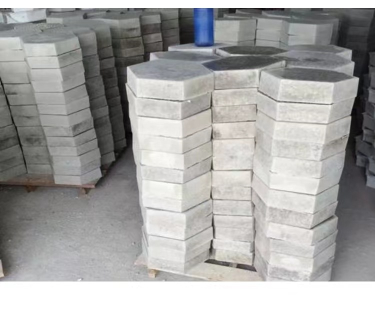 River slope protection brick, concrete hexagonal brick, hexagonal block, prefabricated brick, solid hollow module brick, grass planting brick, greening