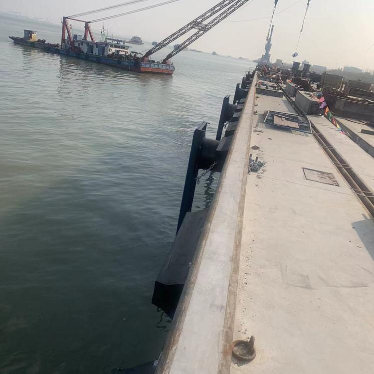 Pier anti-collision rubber fender DA400 * 1800+2200 solid rubber fender wharf protection facilities