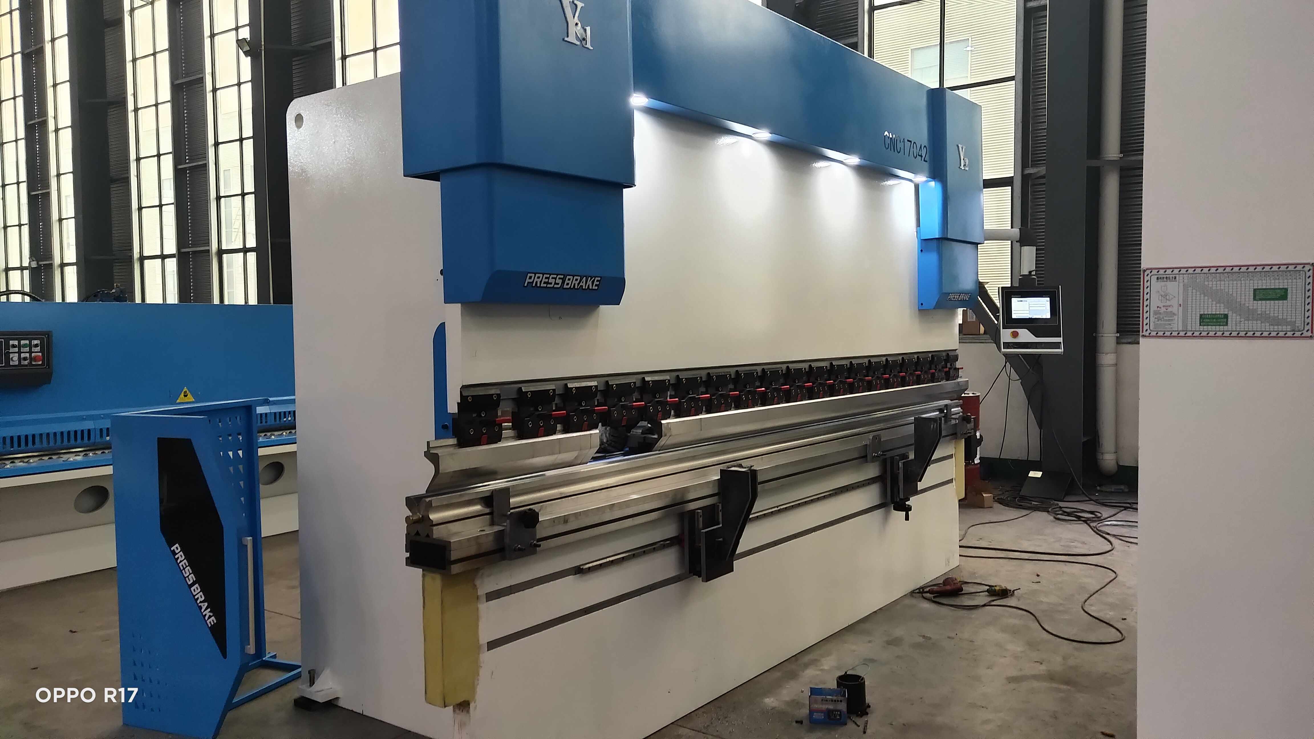 Aiya servo CNC bending machine WC67K -125T4000 sheet metal bending special warranty for one year