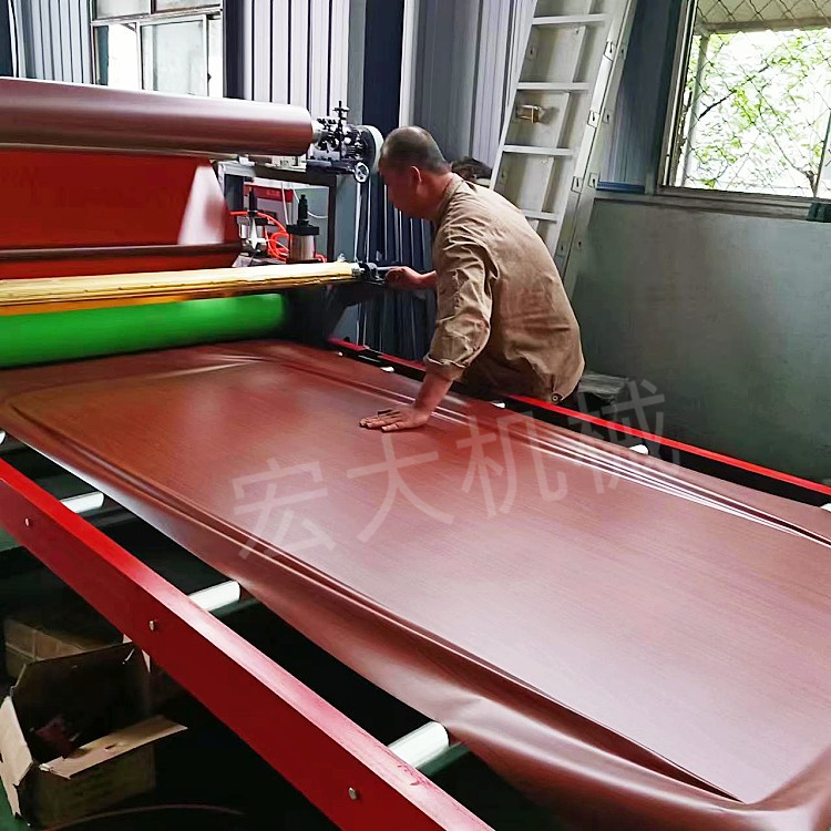 Hot-melt adhesive film veneer machine, Hongda wood veneer, carbon crystal board, foam board, flat pasting machine, providing technical guidance