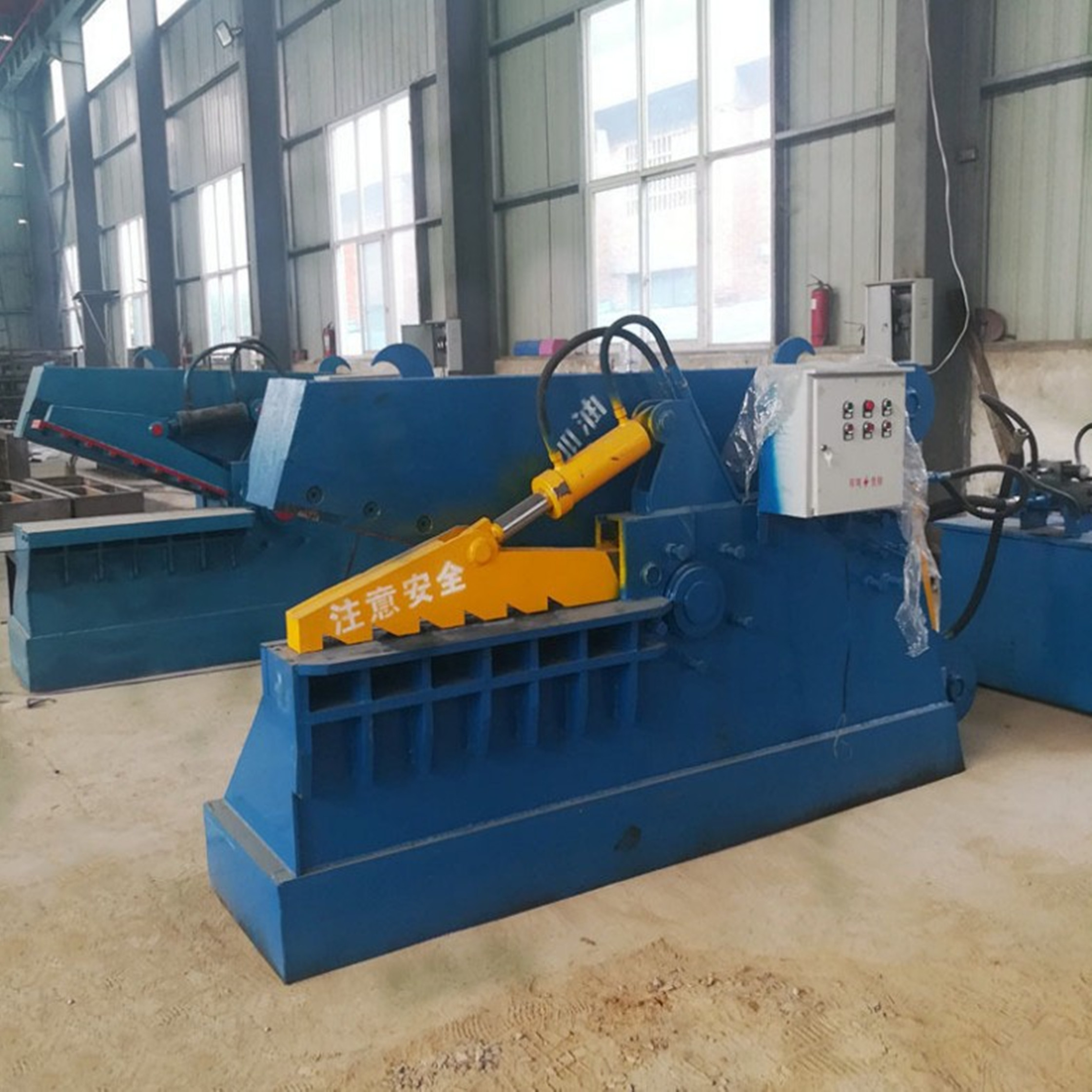 Q43-315 ton crocodile type old metal shearing machine Metal crocodile shearing 1 meter hydraulic iron shearing machine