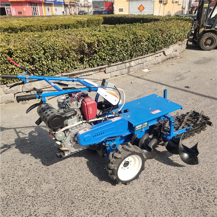 Double chain orchard trenching machine Chengyu small handheld trenching machine 90 deep buried line trenching machine