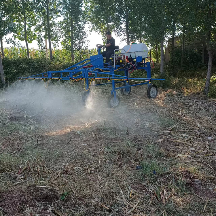 Pedestrian four wheel pesticide spraying machine, hydraulic lifting pesticide spraying machine, large-scale planting