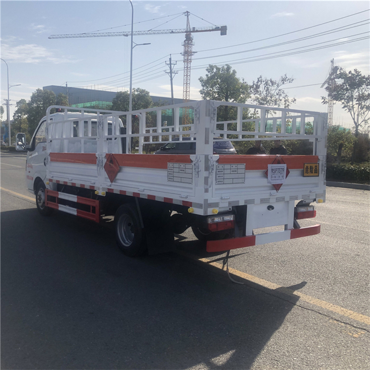 Blue brand light truck Dongfeng Tuyi gas cylinder truck, diesel/gasoline dangerous goods transport vehicle, 3m 3 warehouse railing type dangerous goods truck