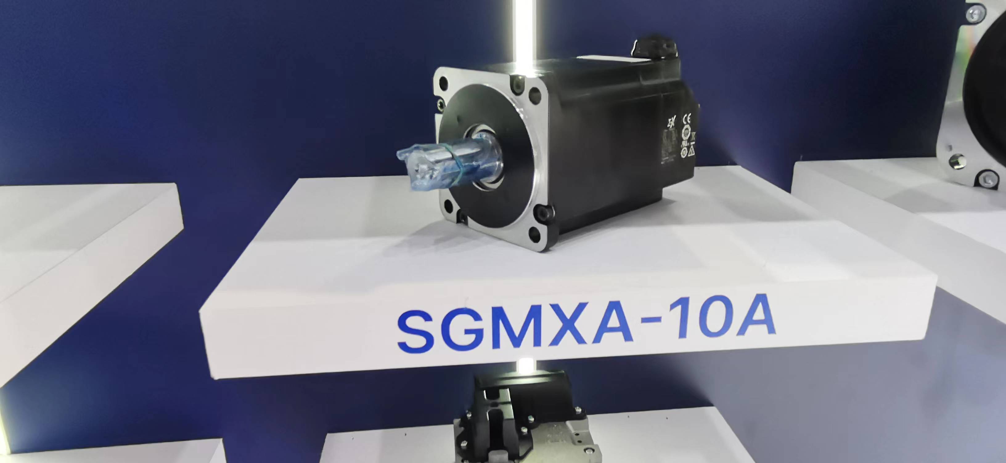 Original Yaskawa servo motor SGM7G-75AFC61 high torque 24 bit incremental 7.5KW supporting driver