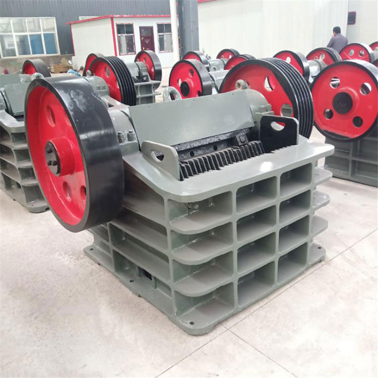 The crushing chamber of the jaw crusher adopts a symmetrical V-shaped structure, forming 600 * 900 Sifeida in one go