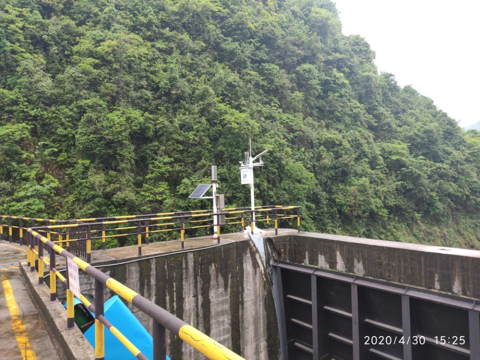 Image monitoring system for rainfall and water level in front of large and medium-sized power plant reservoirs