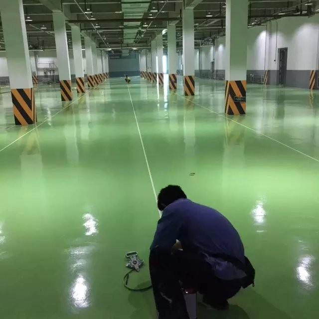 Epoxy floor paint sealing primer with strong permeability, 30 kilograms of transparent liquid in barrels