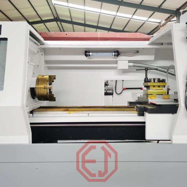 CK6140 CNC lathe with a length of 1 meter. 4085 horizontal GSK system two machine tool