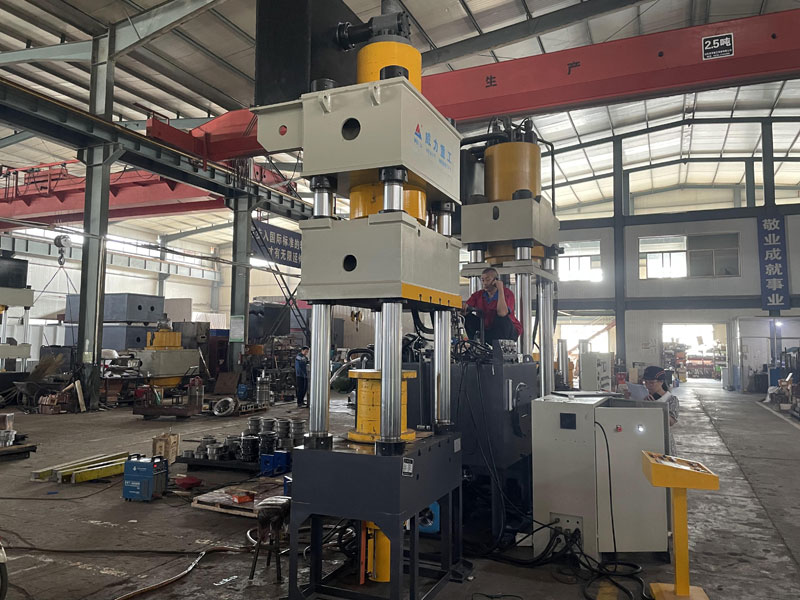 Weili Heavy Industry Automotive Parts Forging and Forming Hydraulic Press, 315 Ton Small Automatic CNC Hydraulic Press