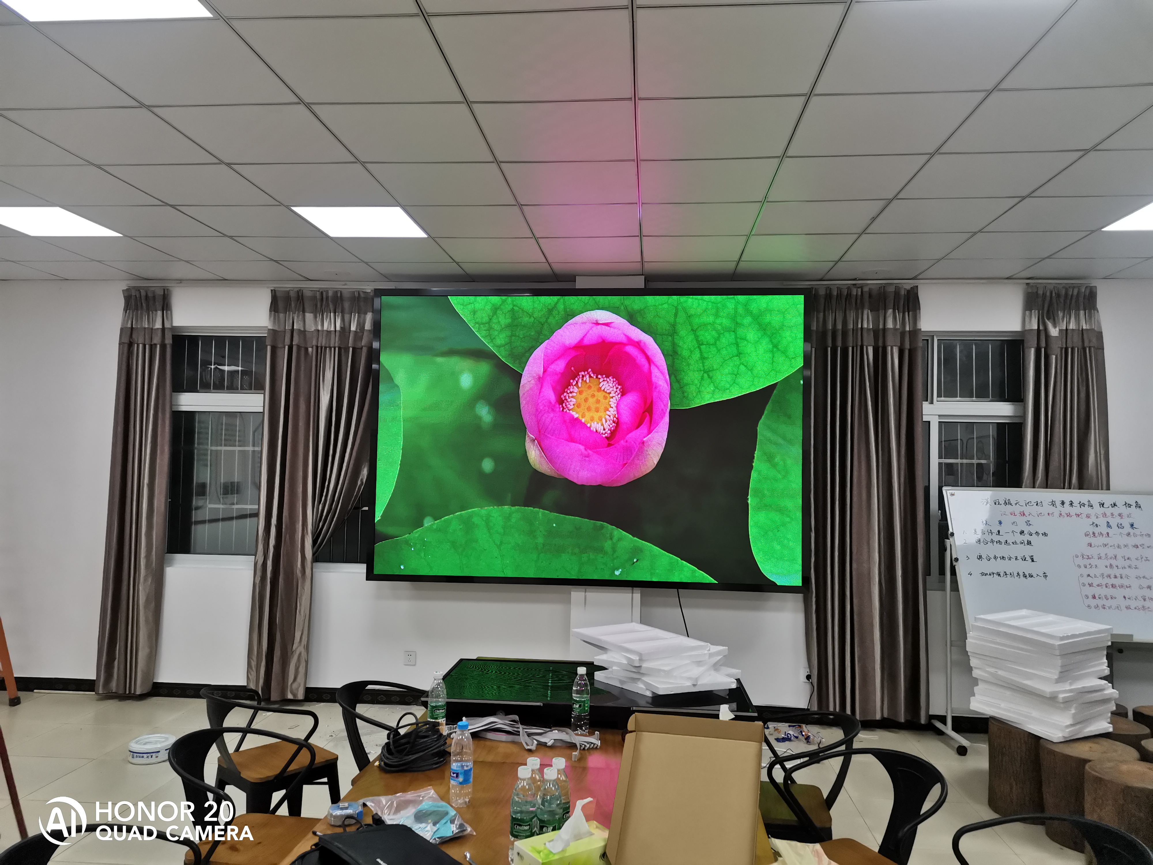 Juntai Technology's indoor full color LED display screen, LCD screen with even and vibrant colors, customized by the manufacturer