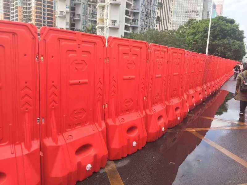 深圳黄贝厂家 水马围挡 1.8m围挡 修路围挡 绿化围蔽