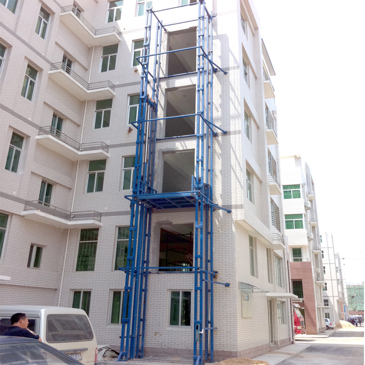 Outdoor cargo elevator 2 ton cargo lifting platform guide rail chain lifting cargo elevator floor cargo transportation