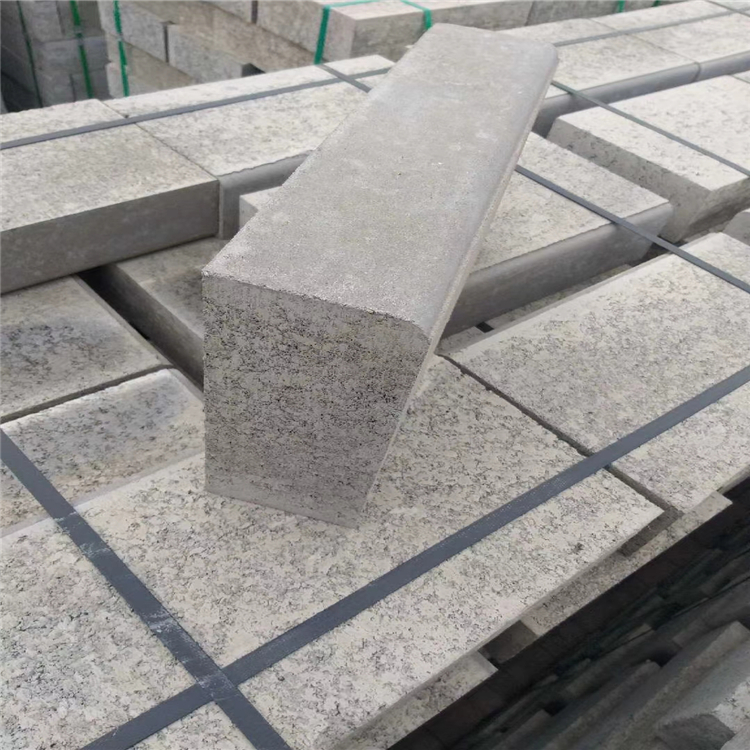 Sidewalk bread brick 300 * 600 * 60, concrete permeable brick with strength C50, good load-bearing material, strong safety and security