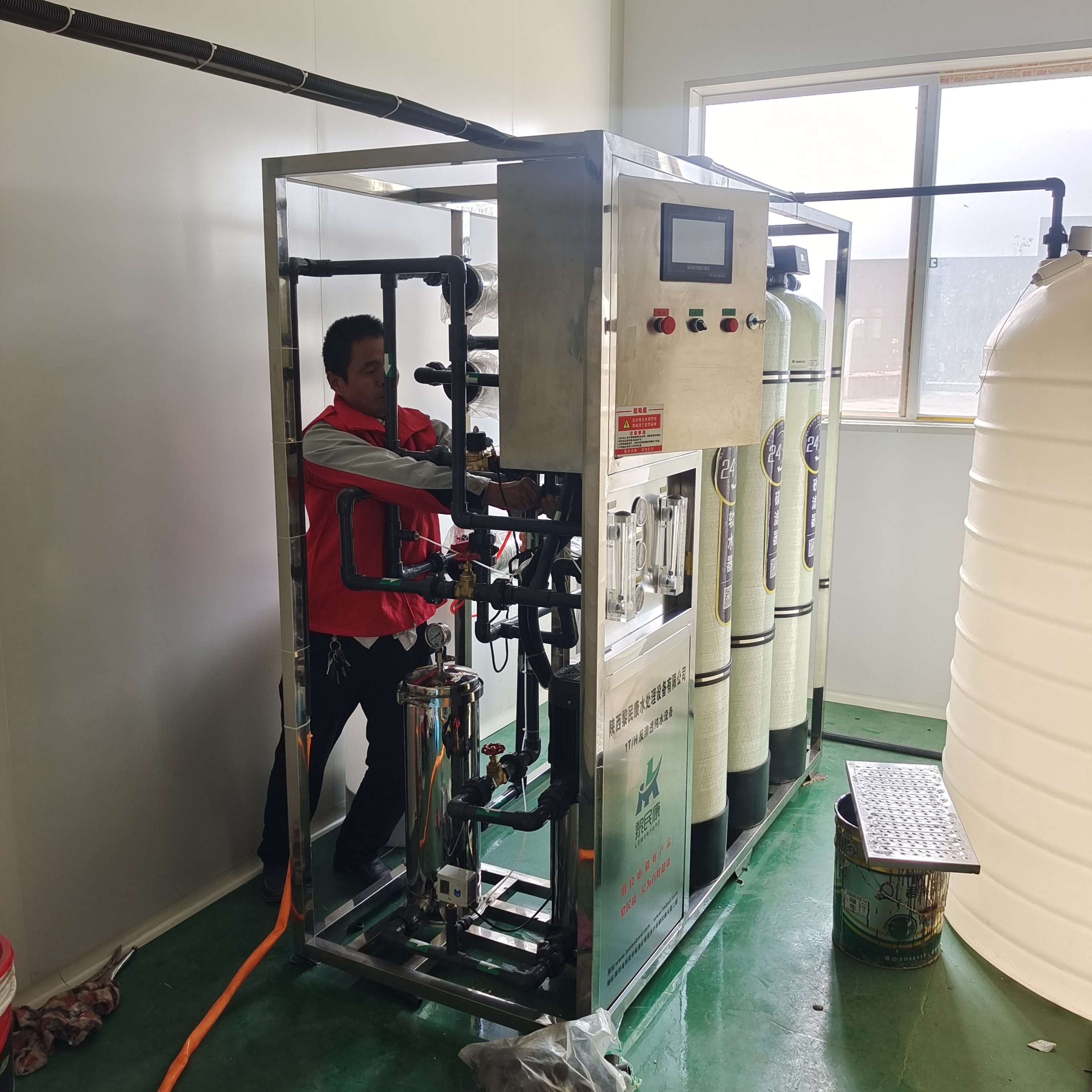 Small scale water treatment equipment for food factories provides customized production plans for water quality according to demand