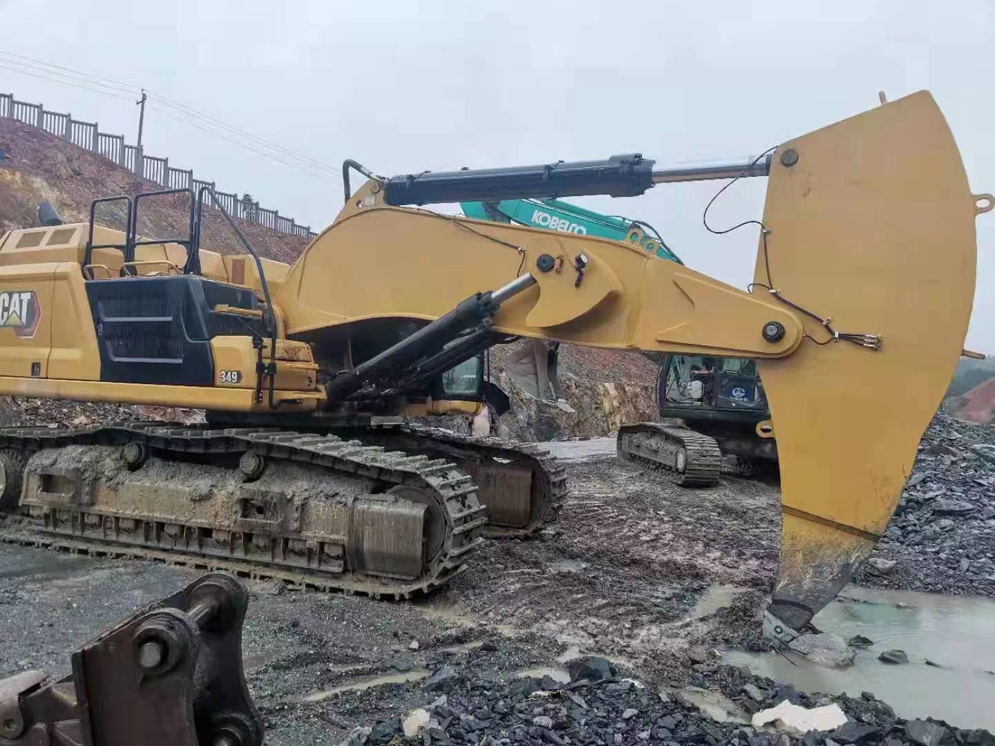 Excavator Diamond Arm Eagle Hook Arm Integrated Arm Split Arm Mining Rock Arm Excavation Equipment