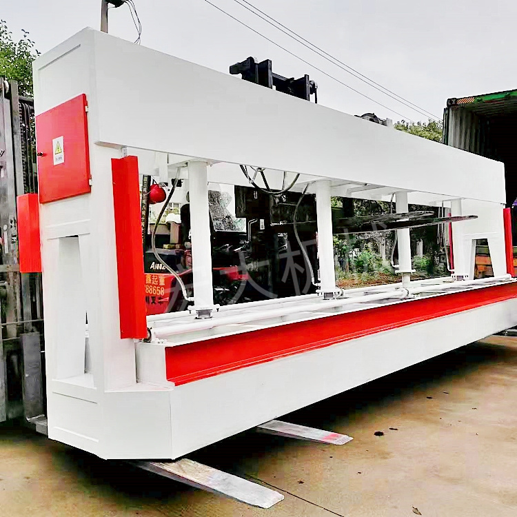 Foamed board polyurethane board coating machine, single side rolling equipment, insulation board, insulation board, and shaping press