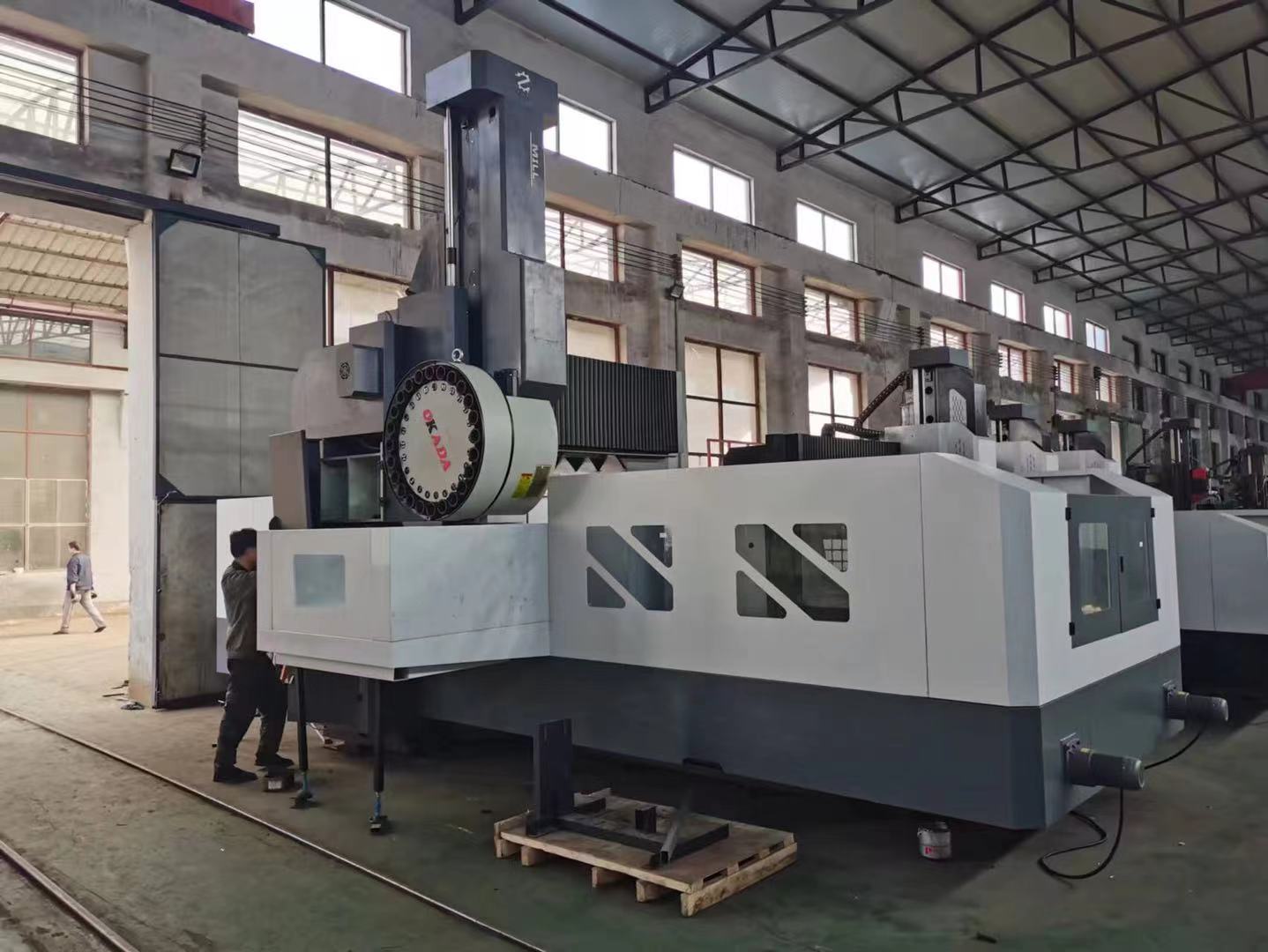 Revitalize the production of digital display CNC gantry milling machines, with a length of 3 meters, 4 meters, 6 meters, and 8 meters