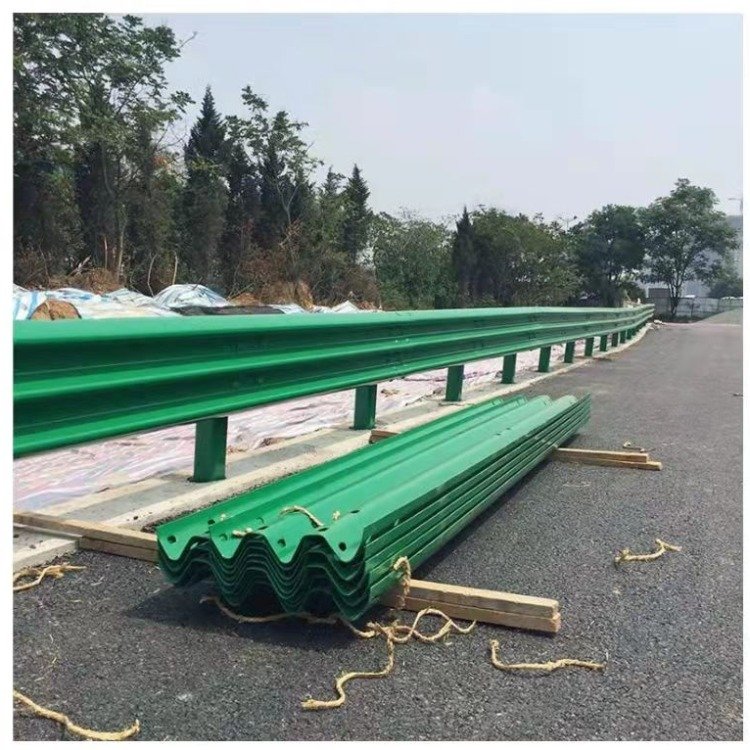 Installation and Construction of Gr-B/C-4E/2C Two Wave Three Wave Rural Highway Hot Dip Galvanized Spray Plastic Crash Barrier