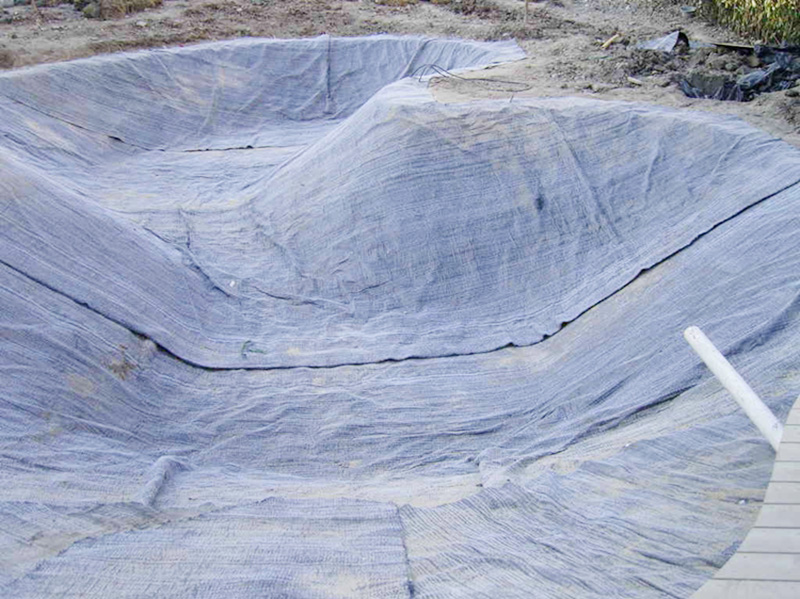 National standard 6KG natural sodium based bentonite waterproof blanket, simple construction for slope protection of artificial lakes, rivers, and channels