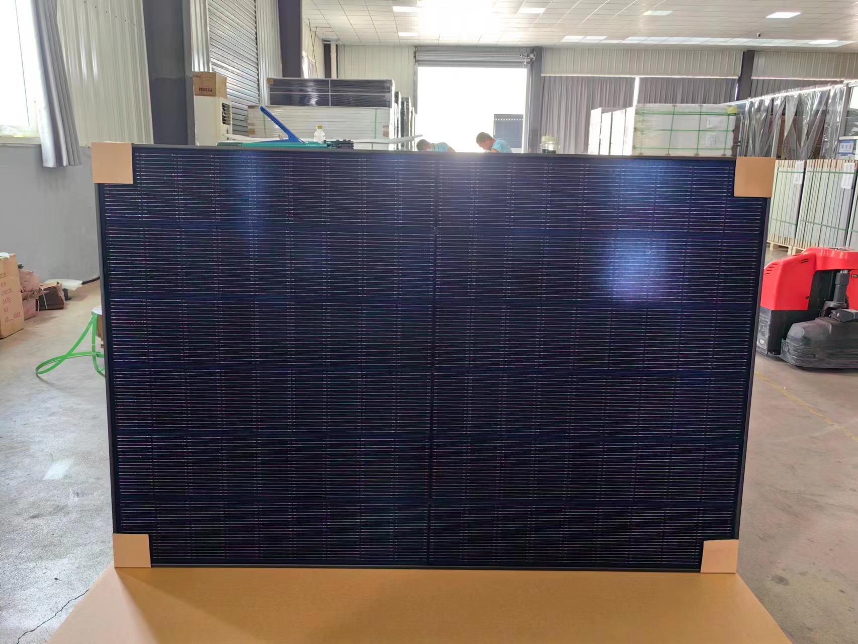 High efficiency solar panel 370W380W single crystal module with high-quality tempered glass and high weak light resistance