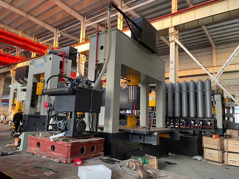 Weili Heavy Industry 315 ton reaction kettle head punching forming hydraulic press, special gantry hydraulic press