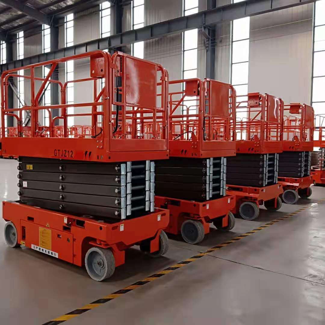 Electric climbing and maintenance vehicle for lifting platform scissor fork type fully self-propelled elevator