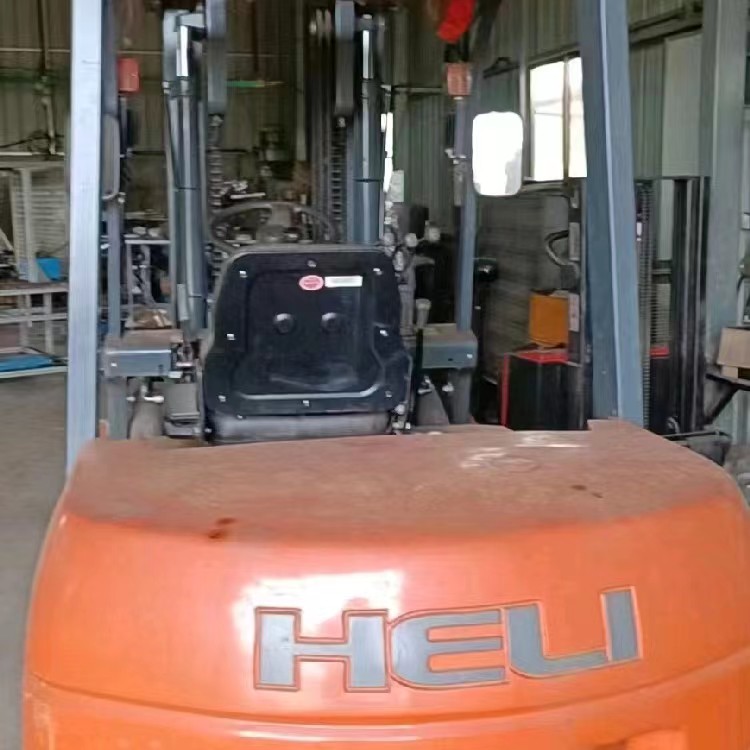 Purchasing second-hand comprehensive equipment for mechanical recycling and environmental protection of handbrake forklifts can be consulted for on-site evaluation